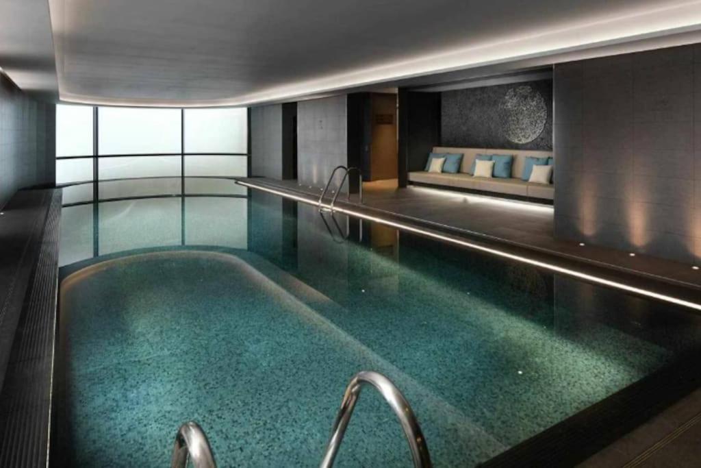 Apartamento Riverside Luxury - Pool, Gym, Sauna, Cinema, Bowling Alley And More! Londres