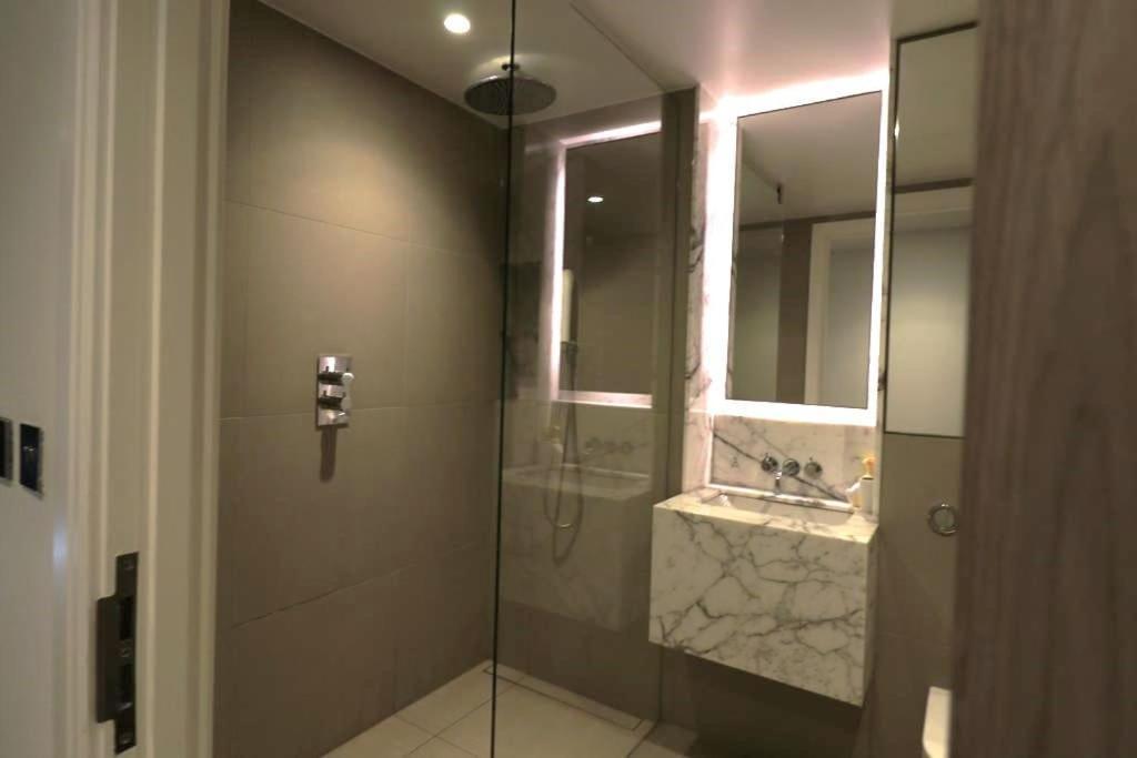 Riverside Luxury - Pool, Gym, Sauna, Cinema, Bowling Alley And More! Apartamento