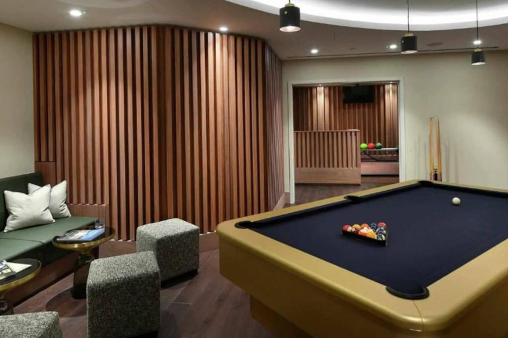 Riverside Luxury - Pool, Gym, Sauna, Cinema, Bowling Alley And More! * Londres