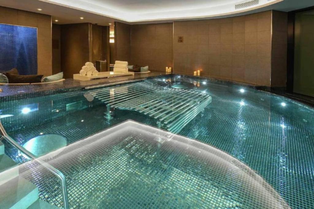 Riverside Luxury - Pool, Gym, Sauna, Cinema, Bowling Alley And More! Apartamento *