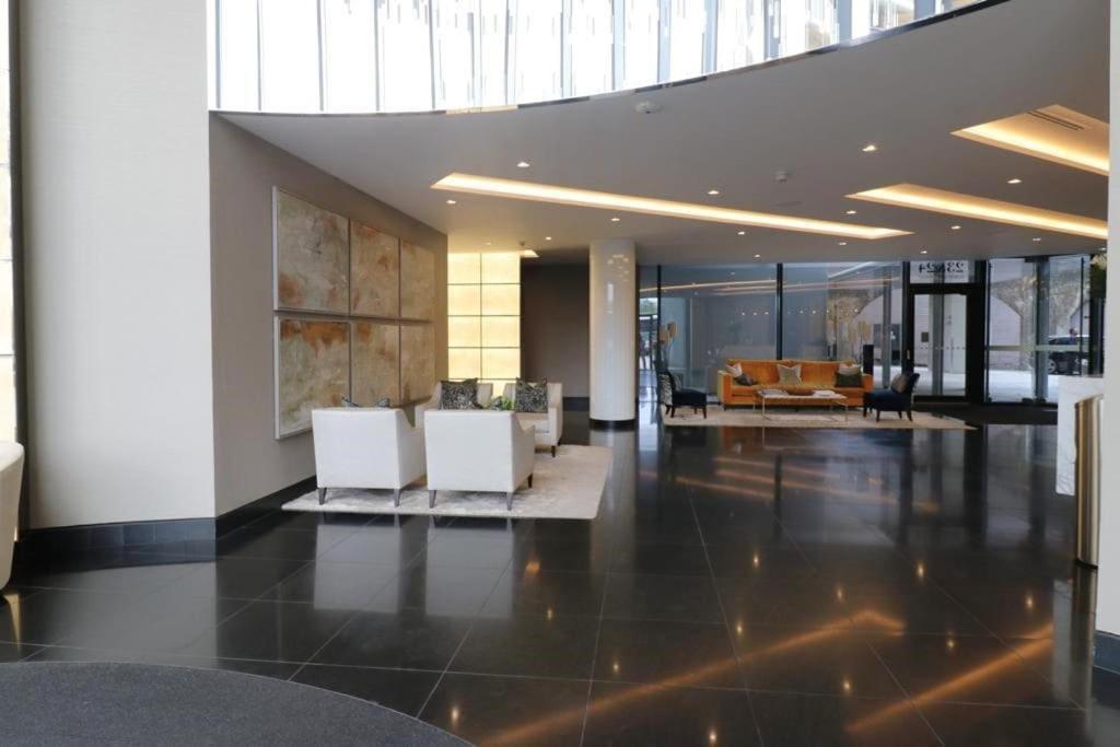 Apartamento Riverside Luxury - Pool, Gym, Sauna, Cinema, Bowling Alley And More! Londres