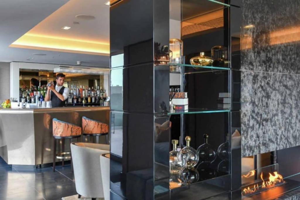Apartamento Riverside Luxury - Pool, Gym, Sauna, Cinema, Bowling Alley And More!